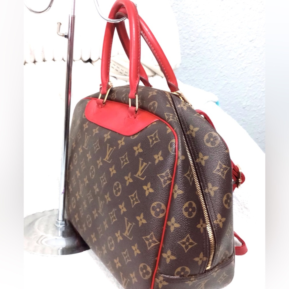 Louis Vuitton Bag - Picture 2 of 16
